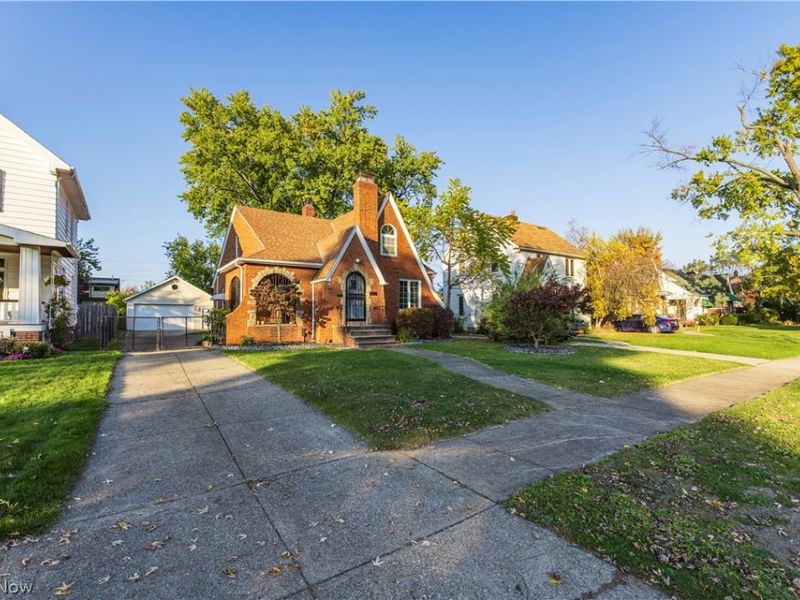 16936 Woodbury Avenue, Cleveland, OH 44135 Photo 3