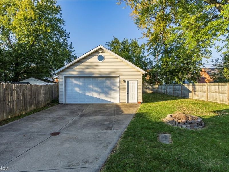 16936 Woodbury Avenue, Cleveland, OH 44135 Photo 39