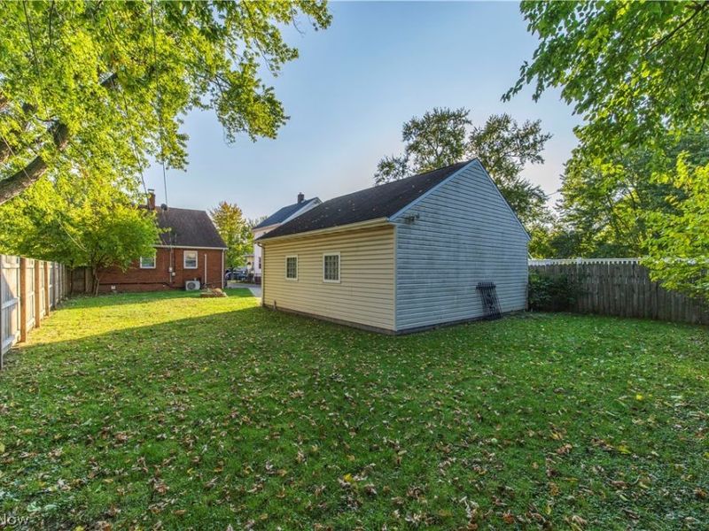 16936 Woodbury Avenue, Cleveland, OH 44135 Photo 40