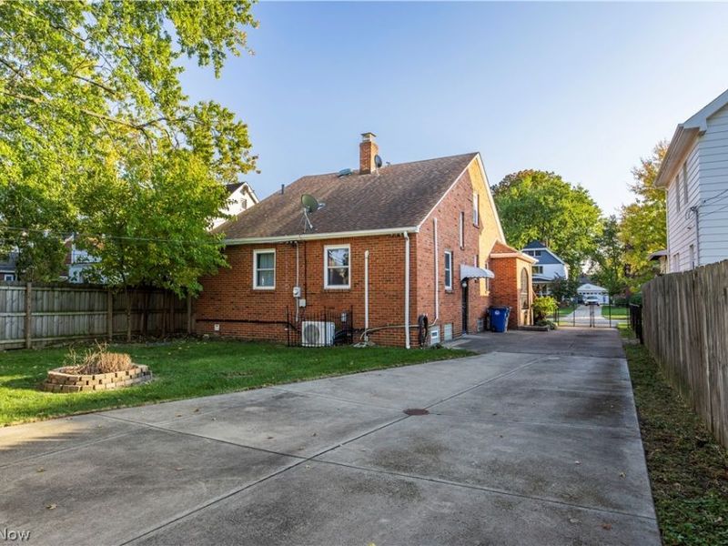 16936 Woodbury Avenue, Cleveland, OH 44135 Photo 8