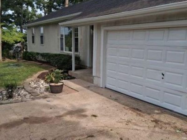 3920 Tara Place, Villa Ridge, MO 63089