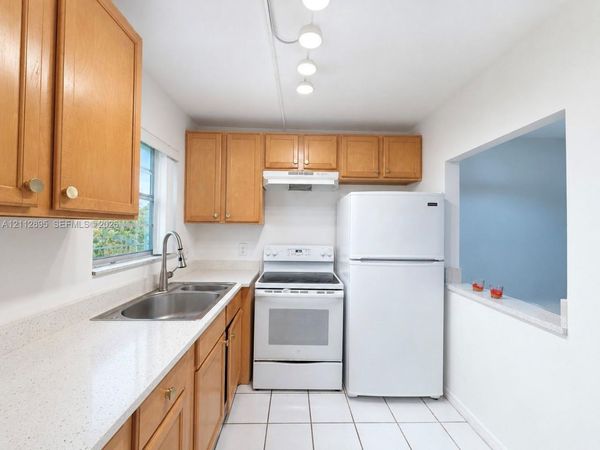 1638 Embassy Dr , Unit 306, West Palm Beach, FL 33401