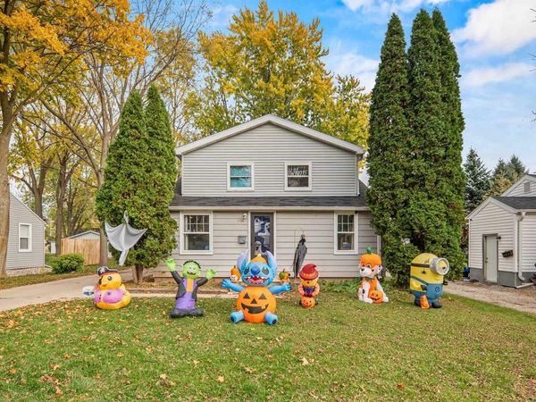 1708 N WILMER STREET, Appleton, WI 54911