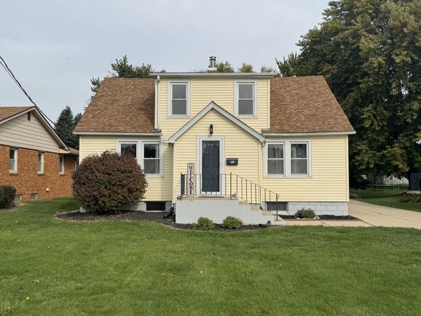 423 E South Street , Geneseo, IL 61254