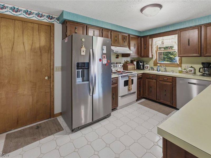5670 Valerius Street SW, Navarre, OH 44662 Photo 10