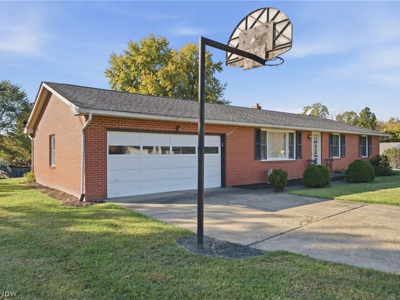 5670 Valerius Street SW, Navarre, OH 44662 Photo 3