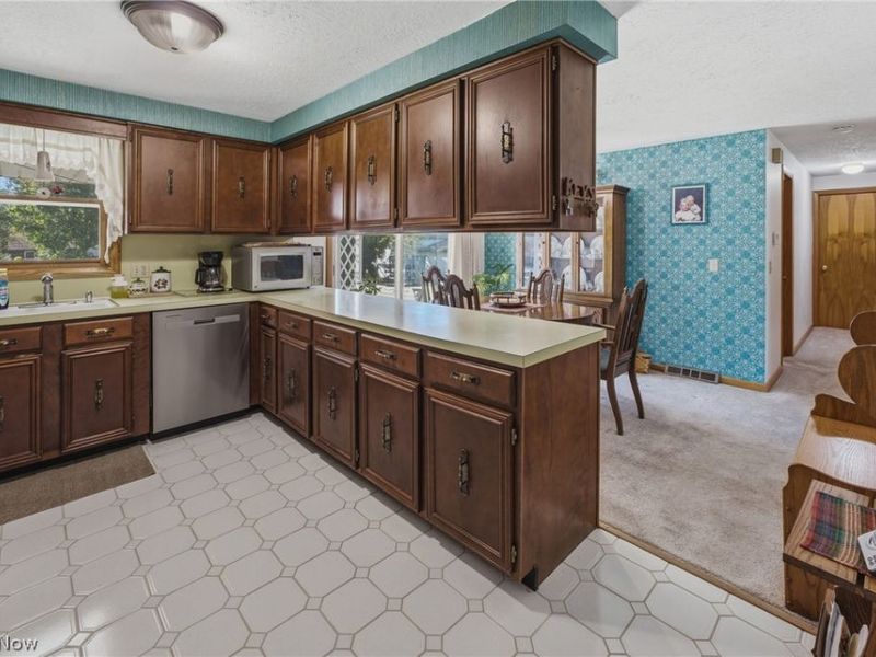 5670 Valerius Street SW, Navarre, OH 44662 Photo 9