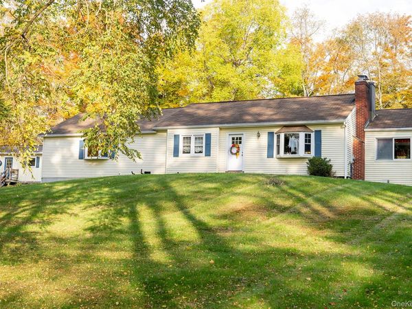 284 N Mabbettsville Road , Millbrook, NY 12545