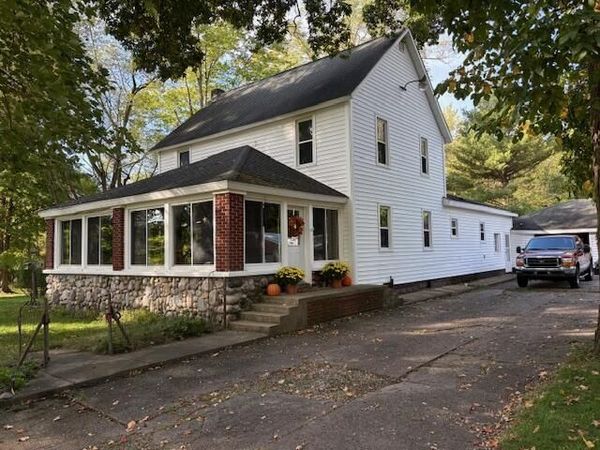 60300 41st Street, Paw Paw, MI 49079