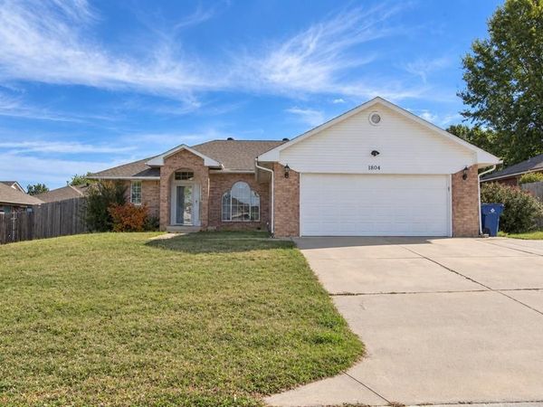 1804 N Shawnee Trail, Choctaw, OK 73020
