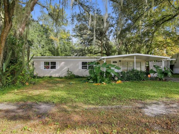 9785 SE HIGHWAY 42 , SUMMERFIELD, FL 34491