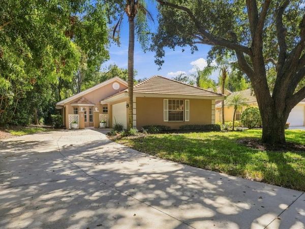 572 CLUBSIDE CIRCLE , Unit 34, VENICE, FL 34293