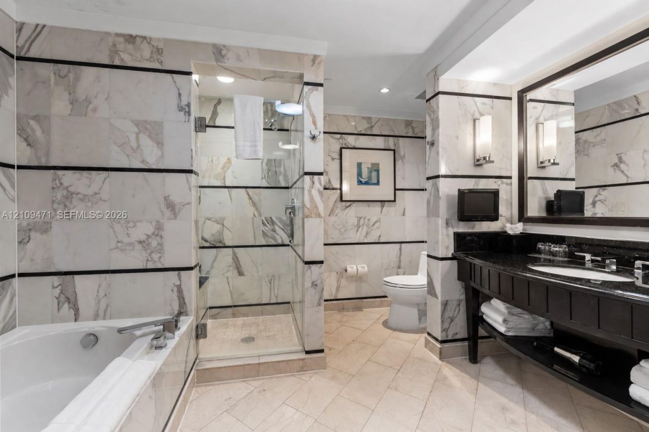 4391 Collins Ave , Unit 806, Miami Beach, FL 33140 Photo