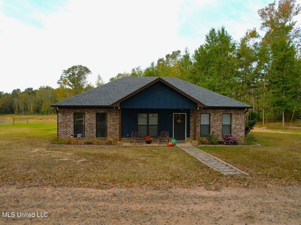 1095 Willis Cotton Road, Summit, MS 39666