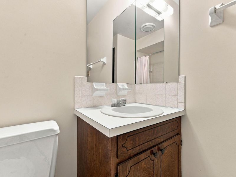 2135 Lane Road, Columbus, OH 43220 Photo 32