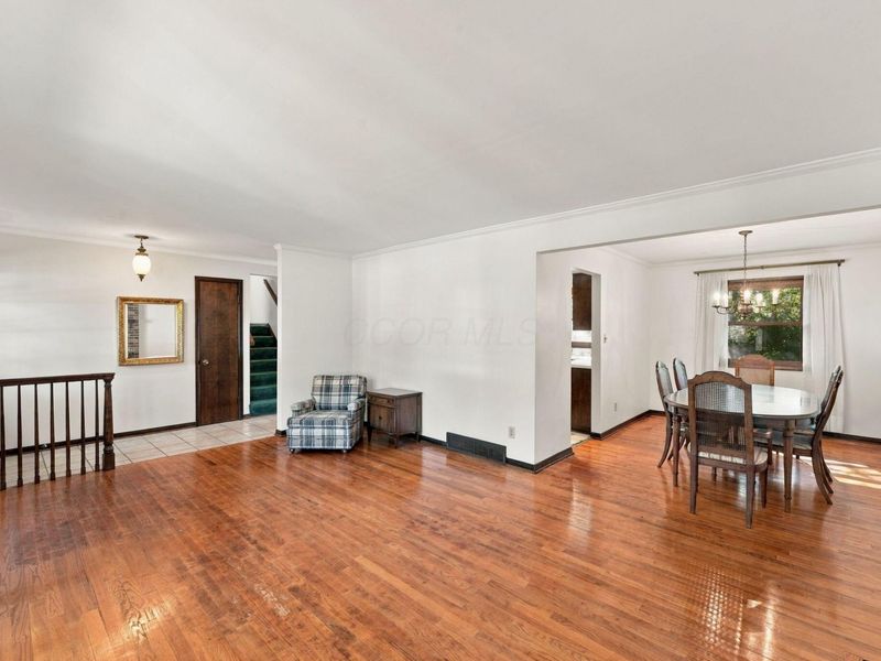 2135 Lane Road, Columbus, OH 43220 Photo 5