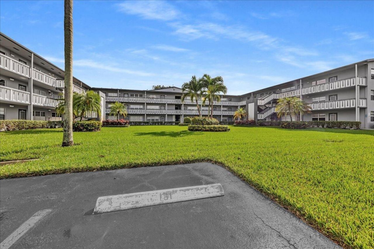 129 Suffolk D, Boca Raton, FL 33434 Photo