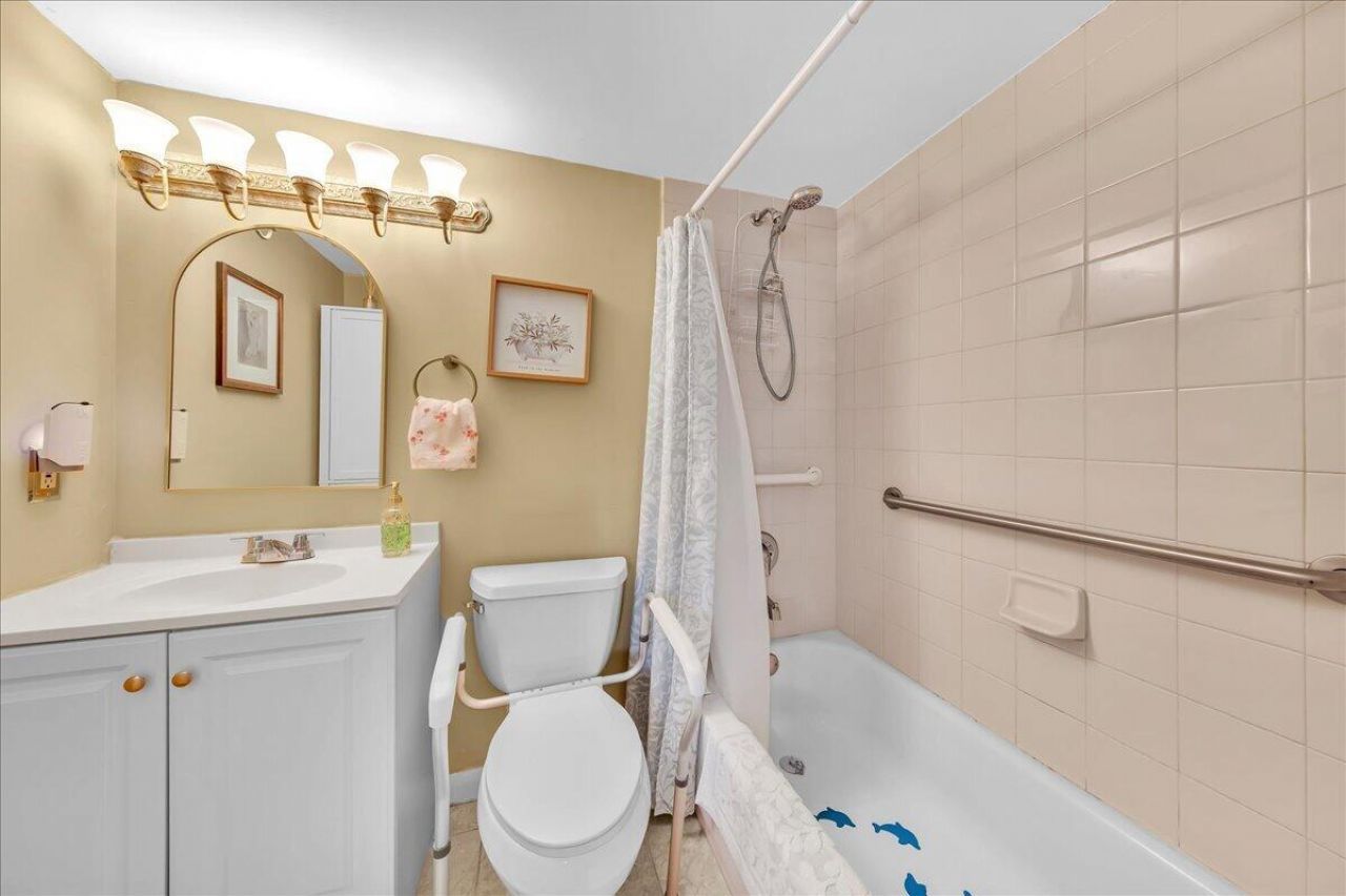 129 Suffolk D, Boca Raton, FL 33434 Photo
