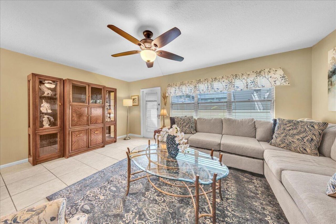 129 Suffolk D, Boca Raton, FL 33434 Photo