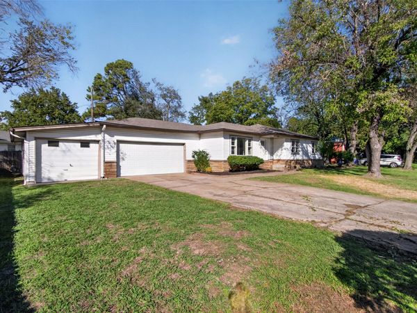 1315 NE 3rd Place, Pryor, OK 74361