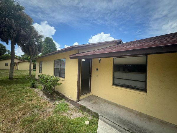 403 Glenwood Drive, Unit 403, West Palm Beach, FL 33415