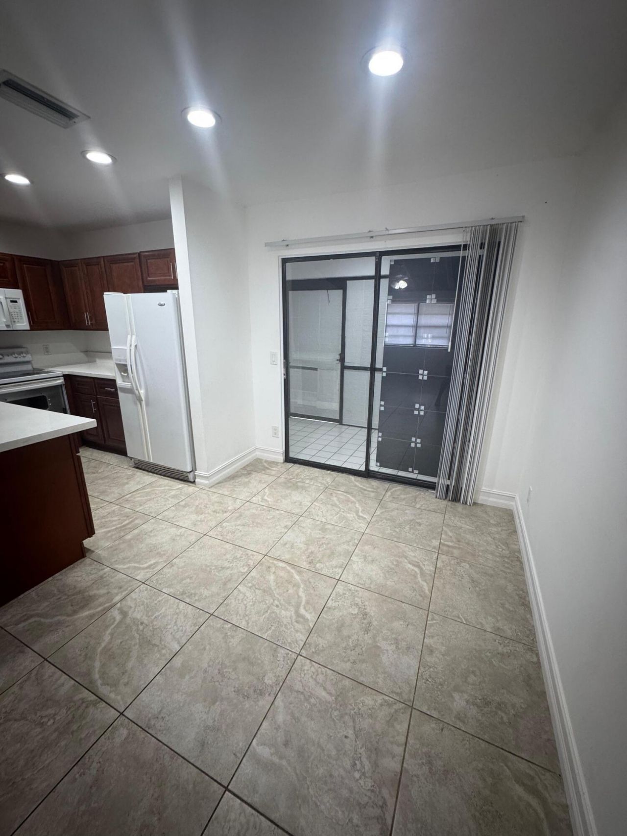 403 Glenwood Drive, Unit 403, West Palm Beach, FL 33415 Photo