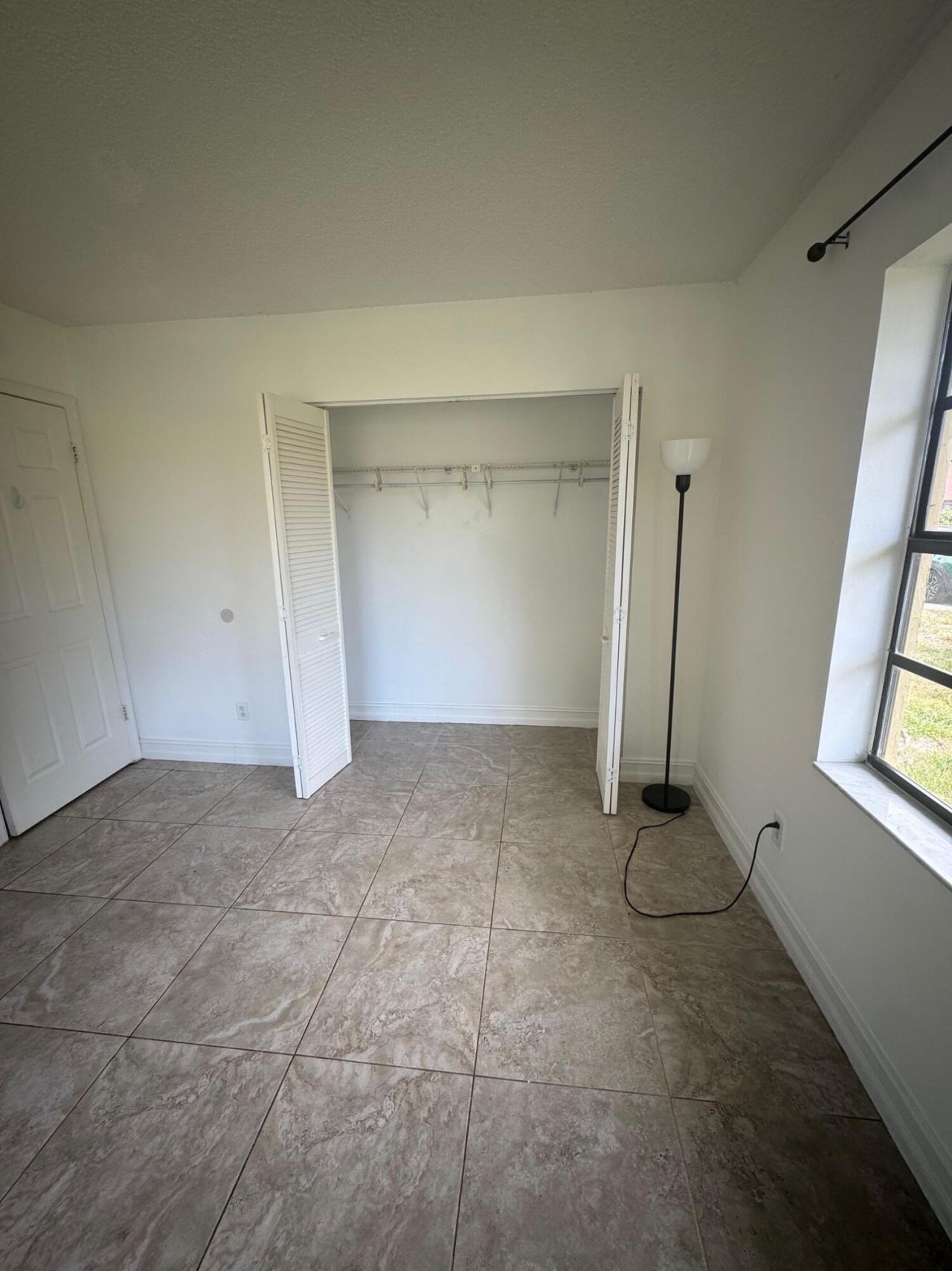 403 Glenwood Drive, Unit 403, West Palm Beach, FL 33415 Photo