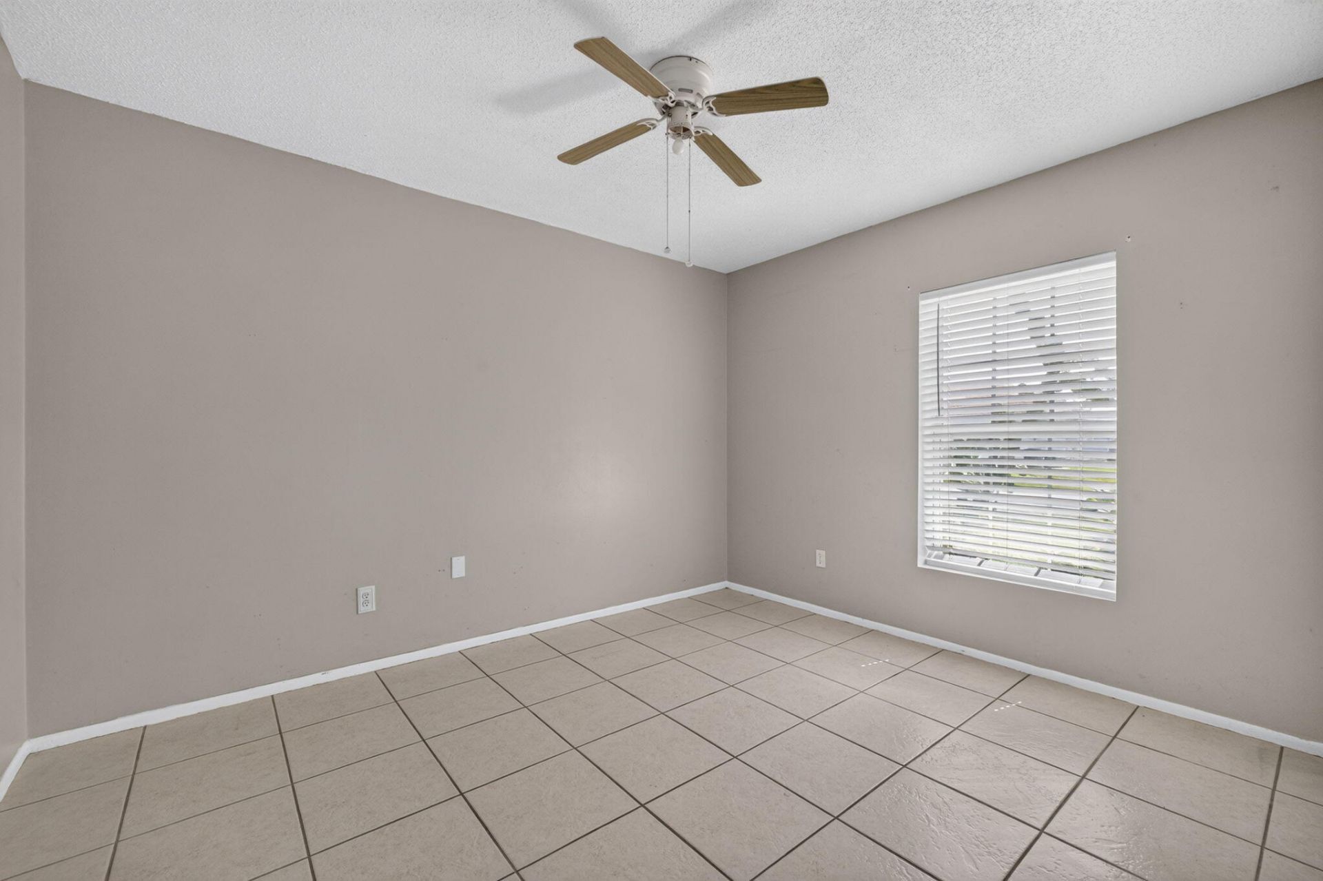 557 NW Sherbrooke Avenue, Port Saint Lucie, FL 34983 Photo