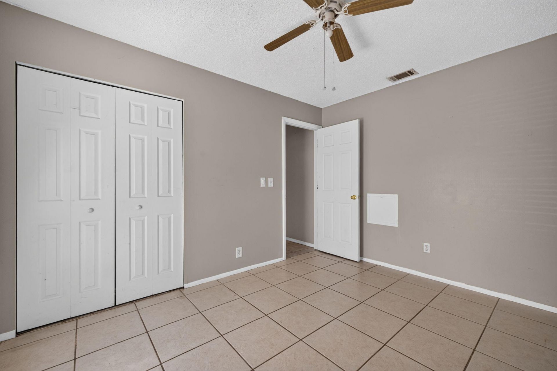 557 NW Sherbrooke Avenue, Port Saint Lucie, FL 34983 Photo