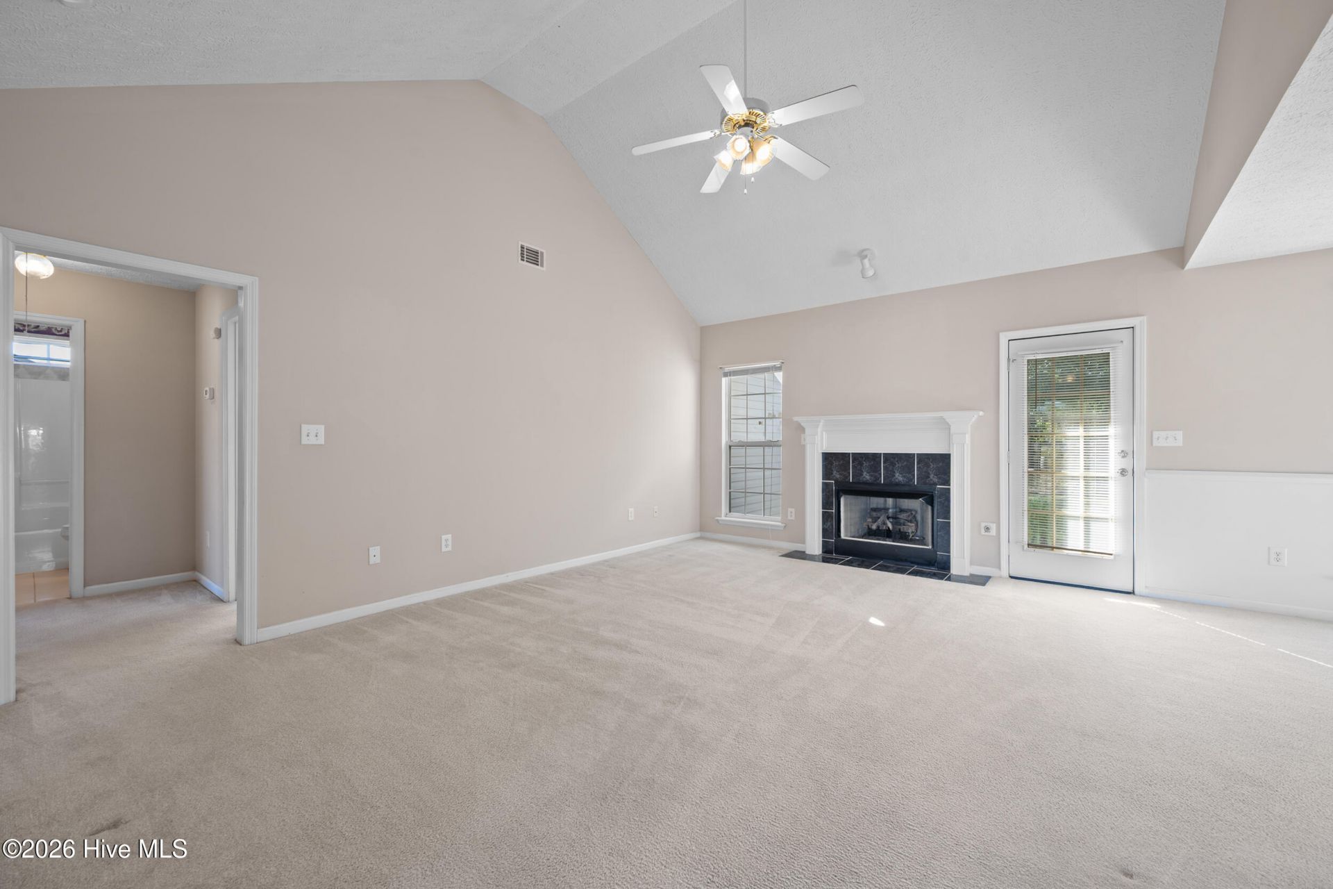 5059 Pleasant Pointe Drive Photo 10