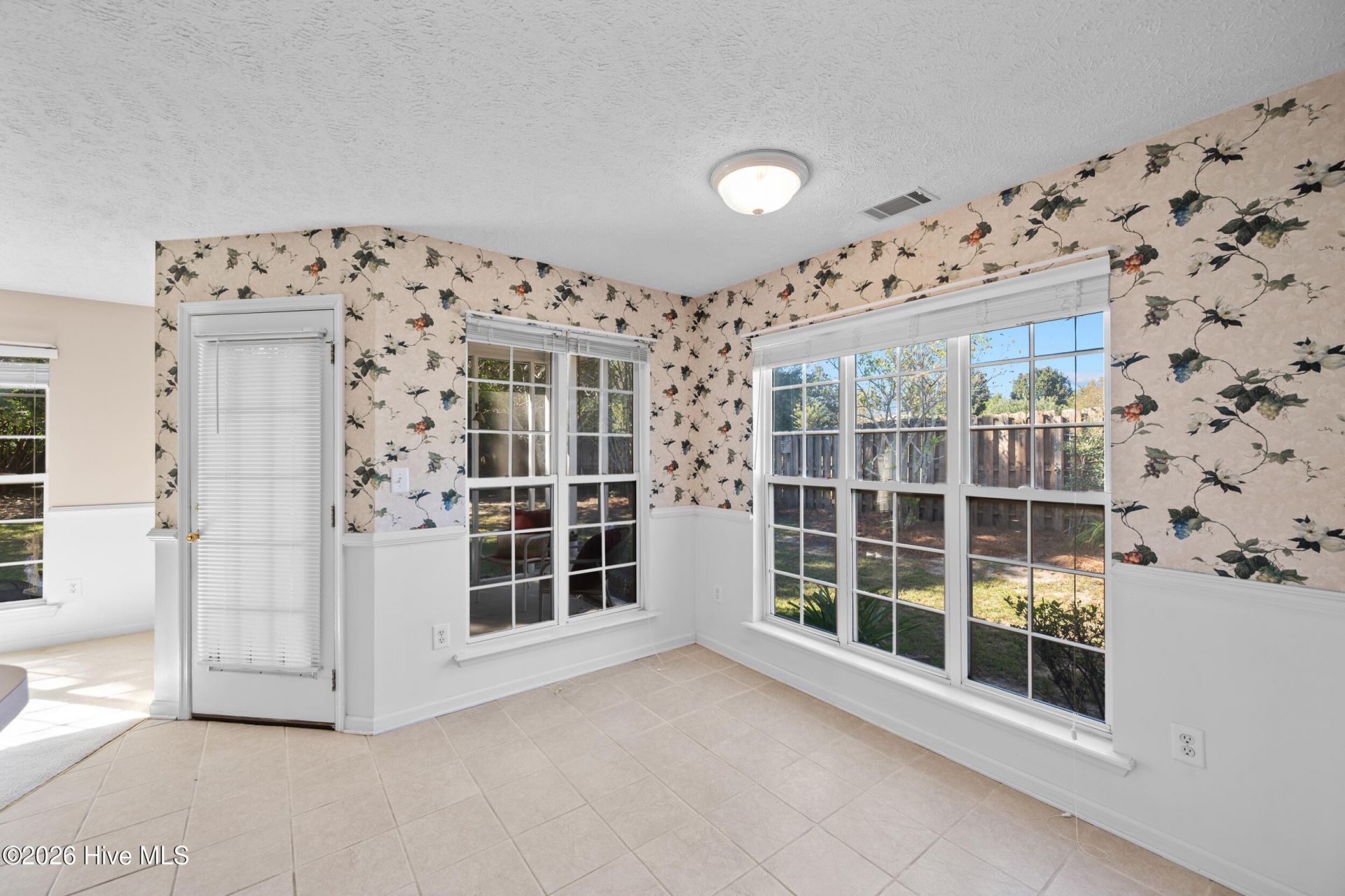 5059 Pleasant Pointe Drive Photo 17