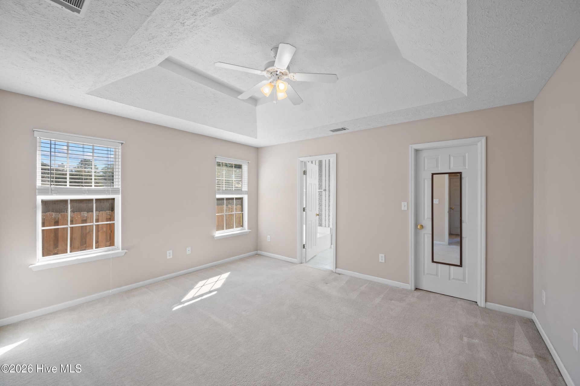 5059 Pleasant Pointe Drive Photo 6