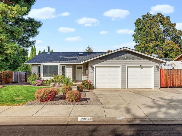 2867 Spring Hills Drive, Medford, OR 97504