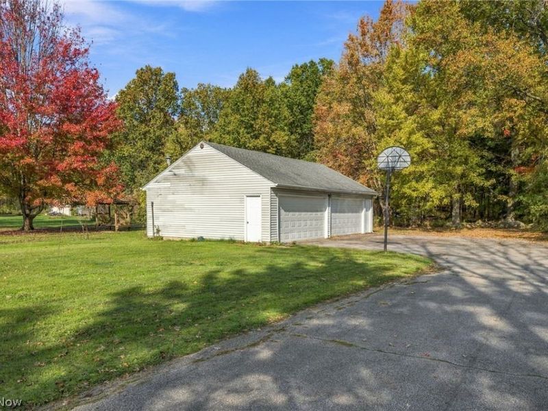 37952 French Creek Road , Avon, OH 44011 Photo 6