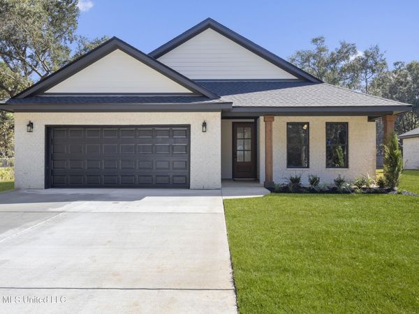 1616 Deer Street, Ocean Springs, MS 39564