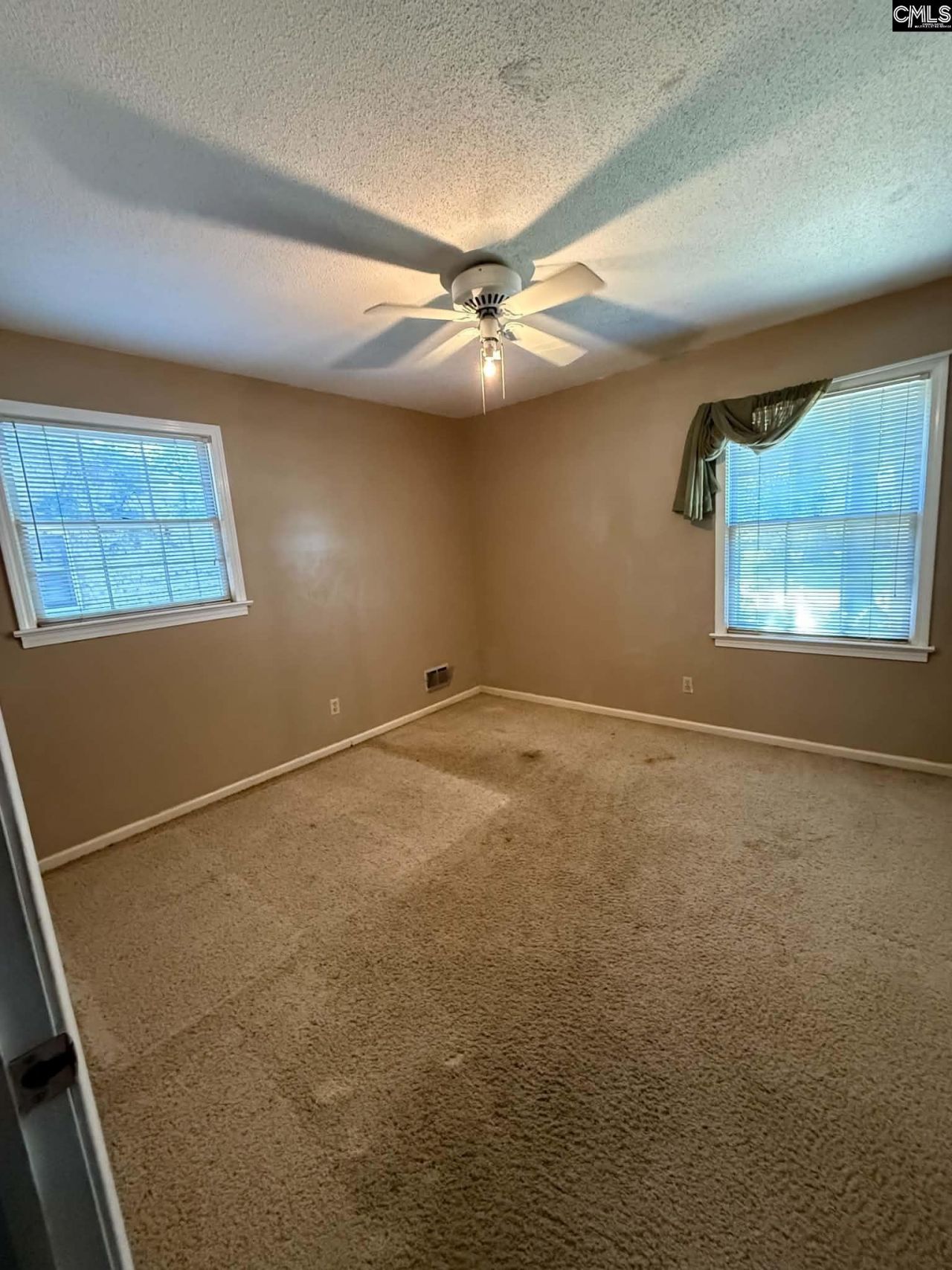 336 Saint Albans Road  Photo 16