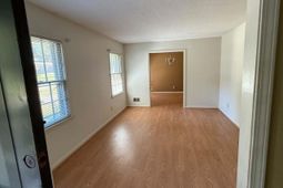 336 Saint Albans Road  photo 4