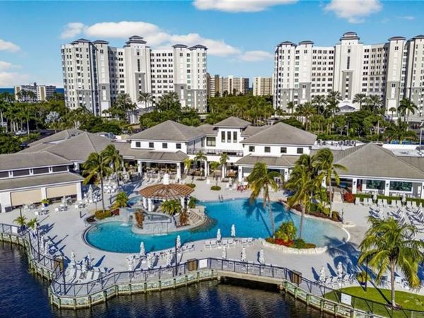 325 Dunes BLVD , Unit 305, NAPLES, FL 34110