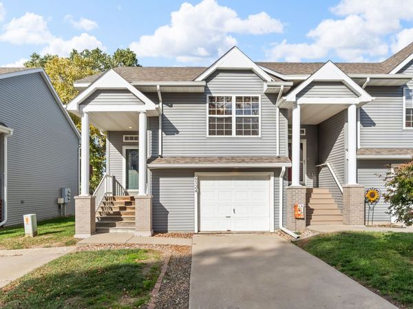 6124 Hickory Lane, Urbandale, IA 50322
