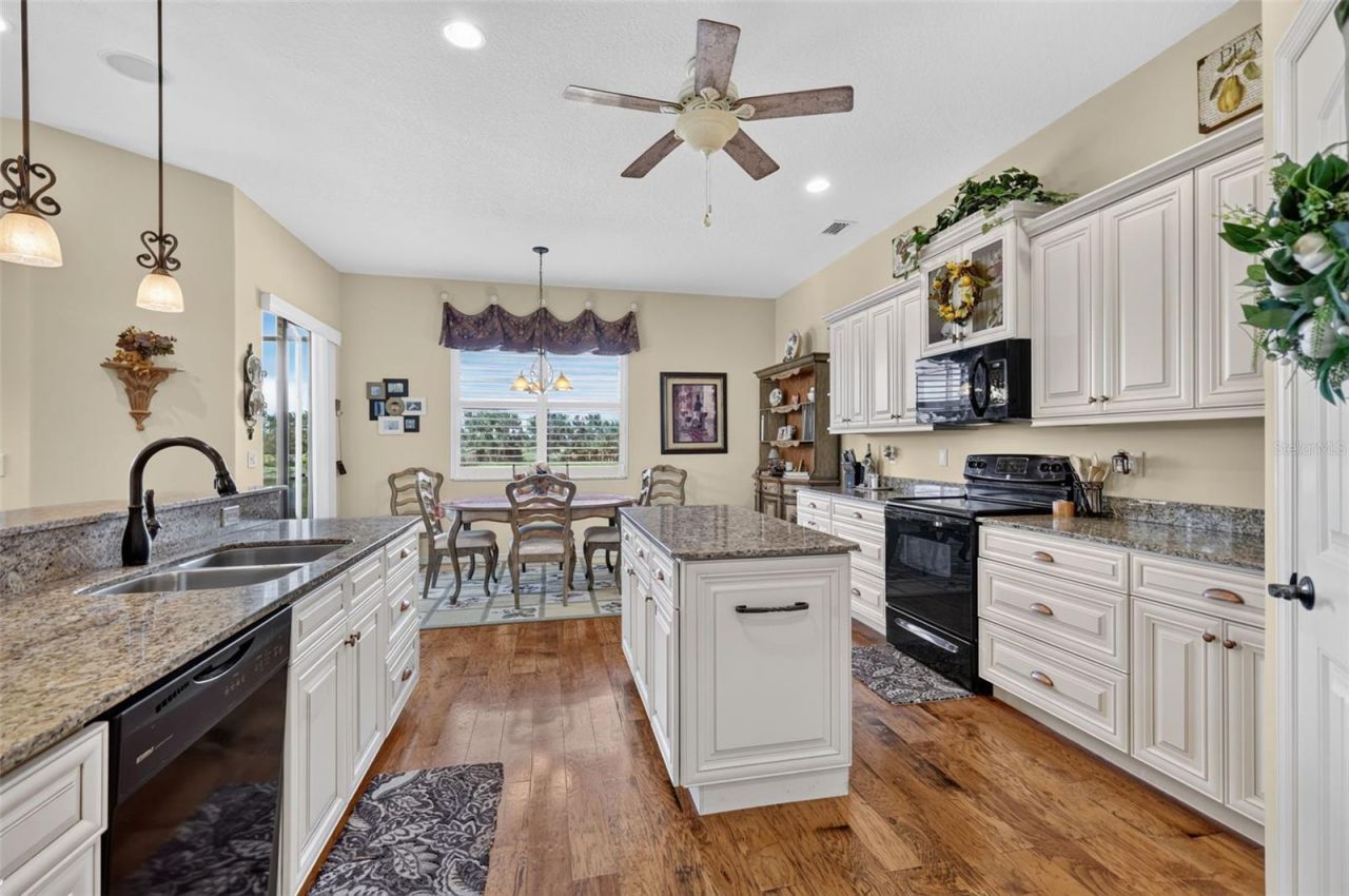 3415 71st Avenue E, Sarasota, FL 34243 Photo