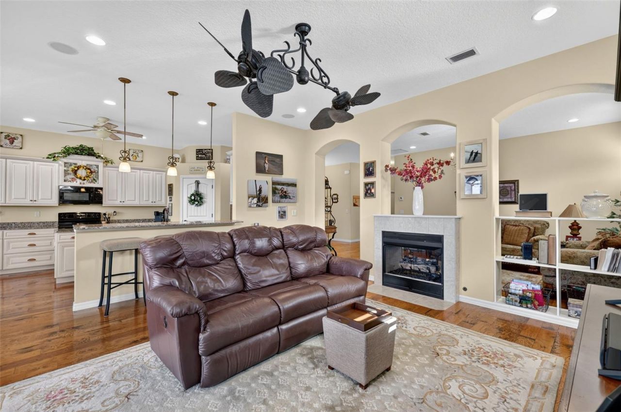 3415 71st Avenue E, Sarasota, FL 34243 Photo