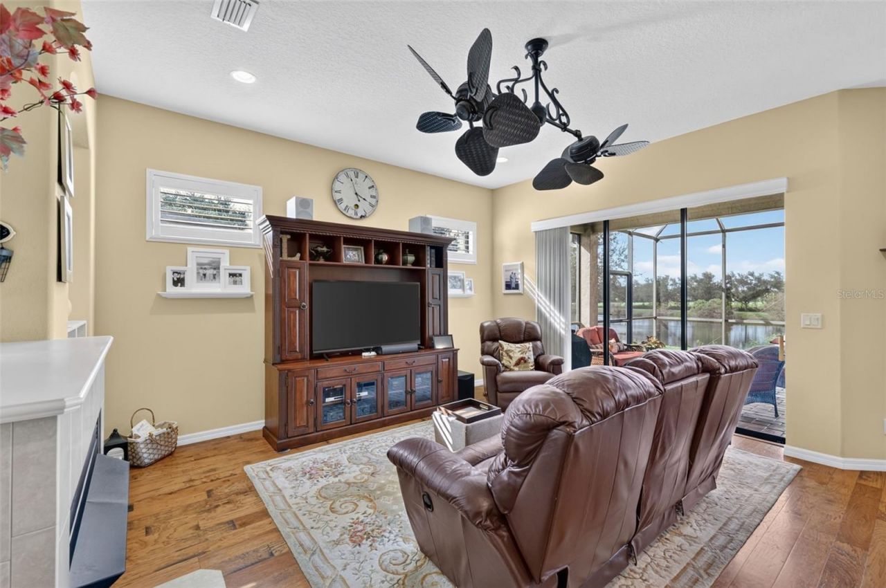 3415 71st Avenue E, Sarasota, FL 34243 Photo