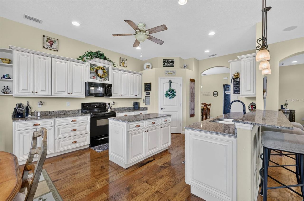 3415 71st Avenue E, Sarasota, FL 34243 Photo
