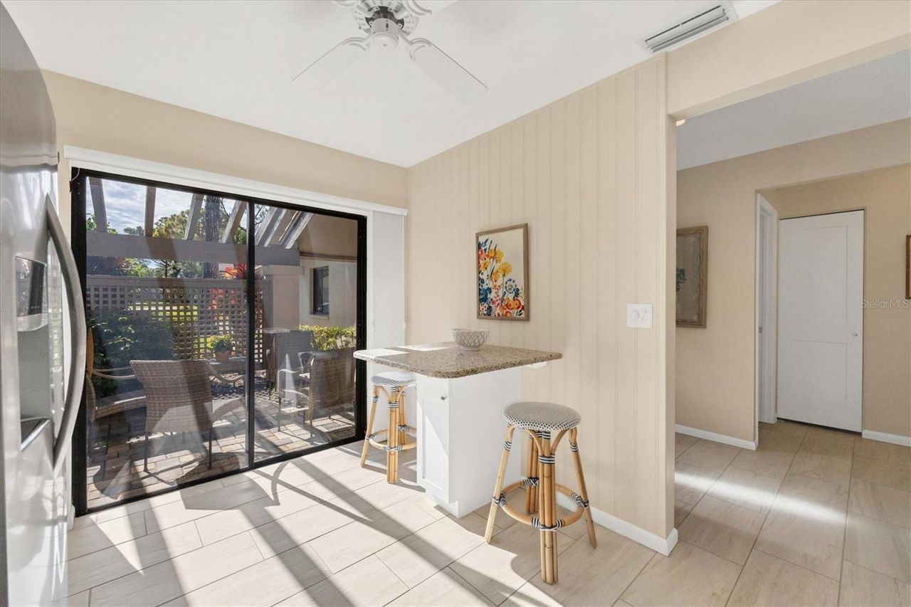 3304 Sandleheath, Unit 25, Sarasota, FL 34235 Photo