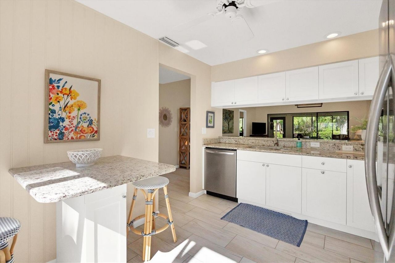 3304 Sandleheath, Unit 25, Sarasota, FL 34235 Photo