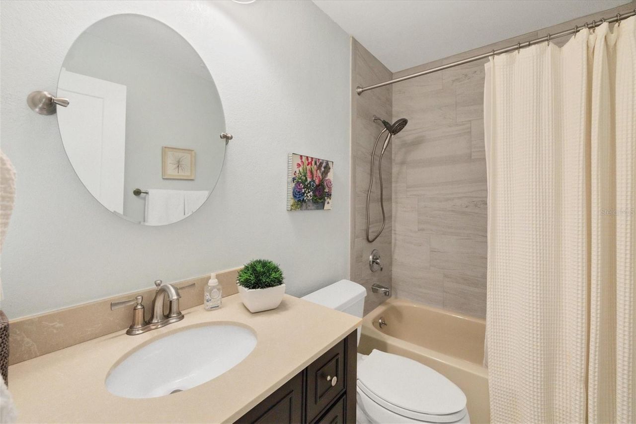 3304 Sandleheath, Unit 25, Sarasota, FL 34235 Photo