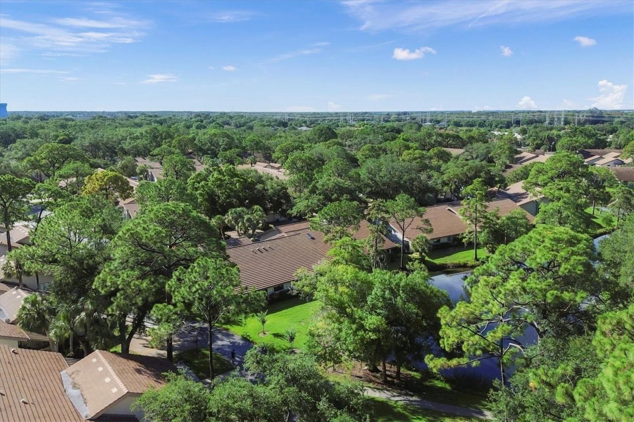 3304 Sandleheath, Unit 25, Sarasota, FL 34235 Photo