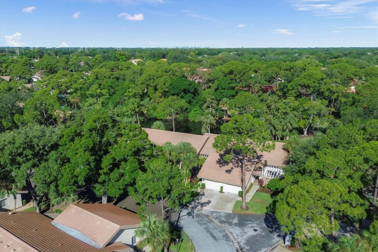 3304 Sandleheath, Unit 25, Sarasota, FL 34235 Photo