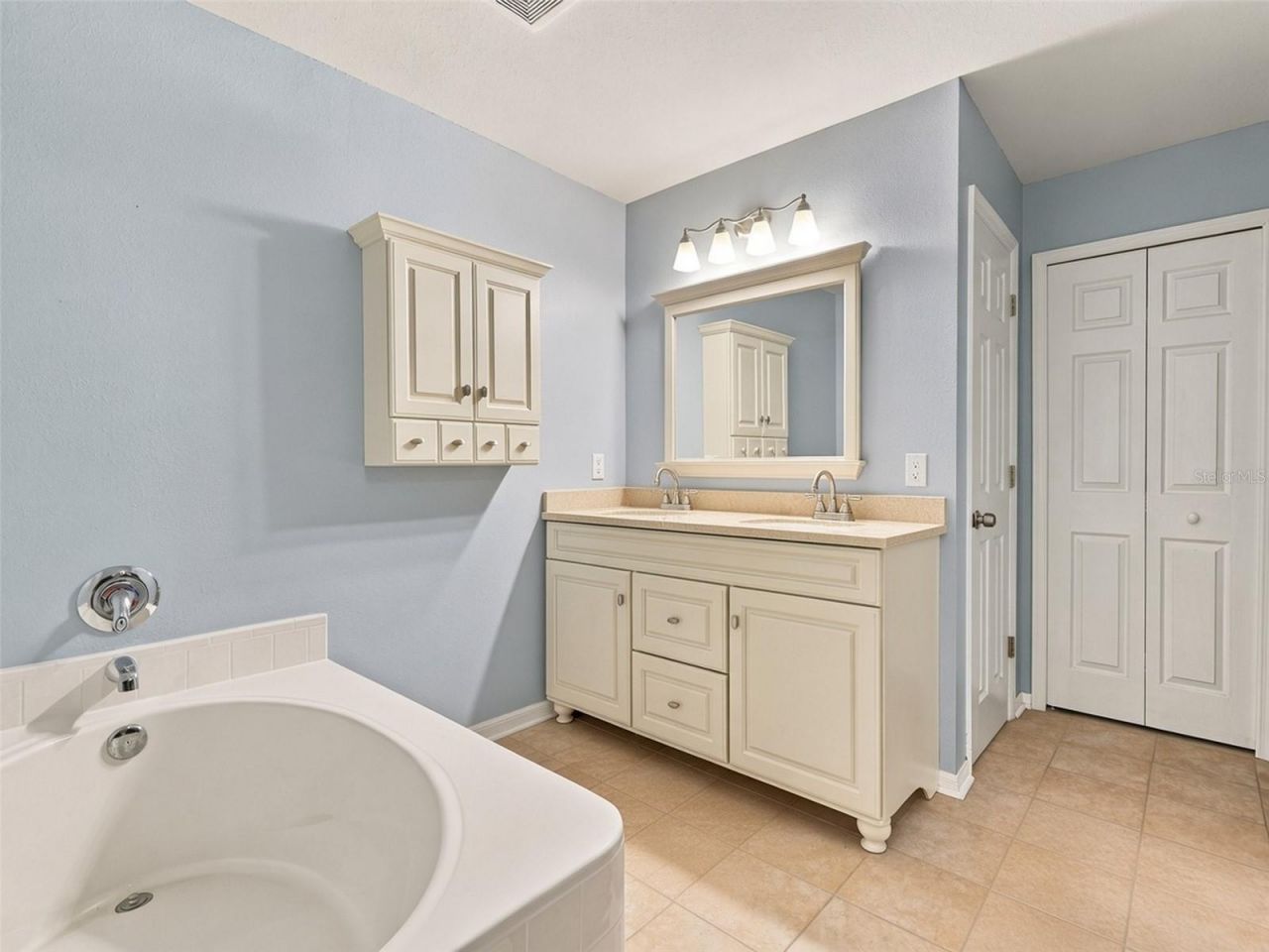 12739 Kings Lake Drive, Gibsonton, FL 33534 Photo