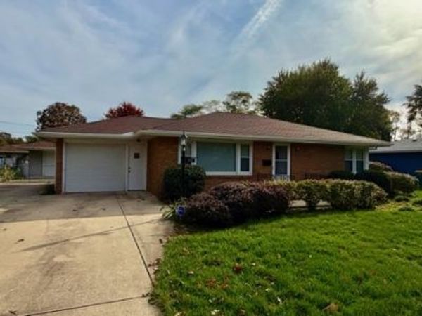 708 Woodlawn Avenue , Joliet, IL 60435